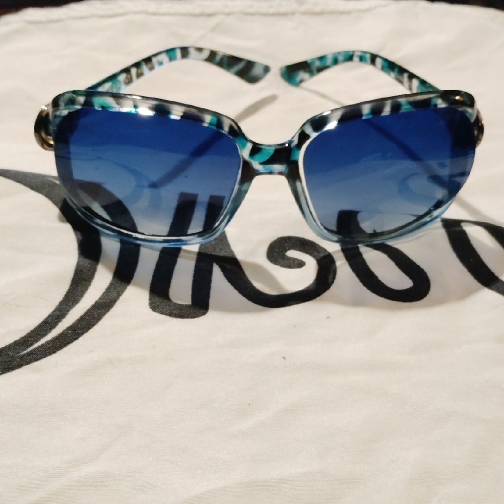 Chic Blue Patterned Sunglasses